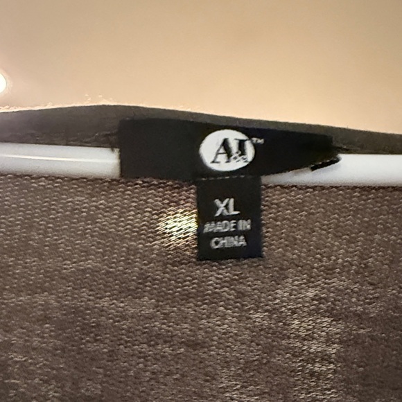 Elegant Olive Long Sleeve Top with Lace Trim - Picture 2 of 4